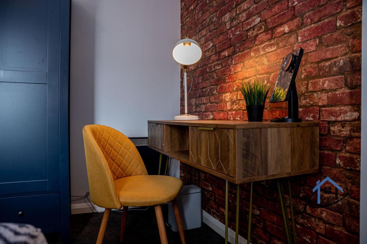 Flat 5, Super King Bed, Free Parking, Workspace, Free Wi-Fi Nottingham Esterno foto