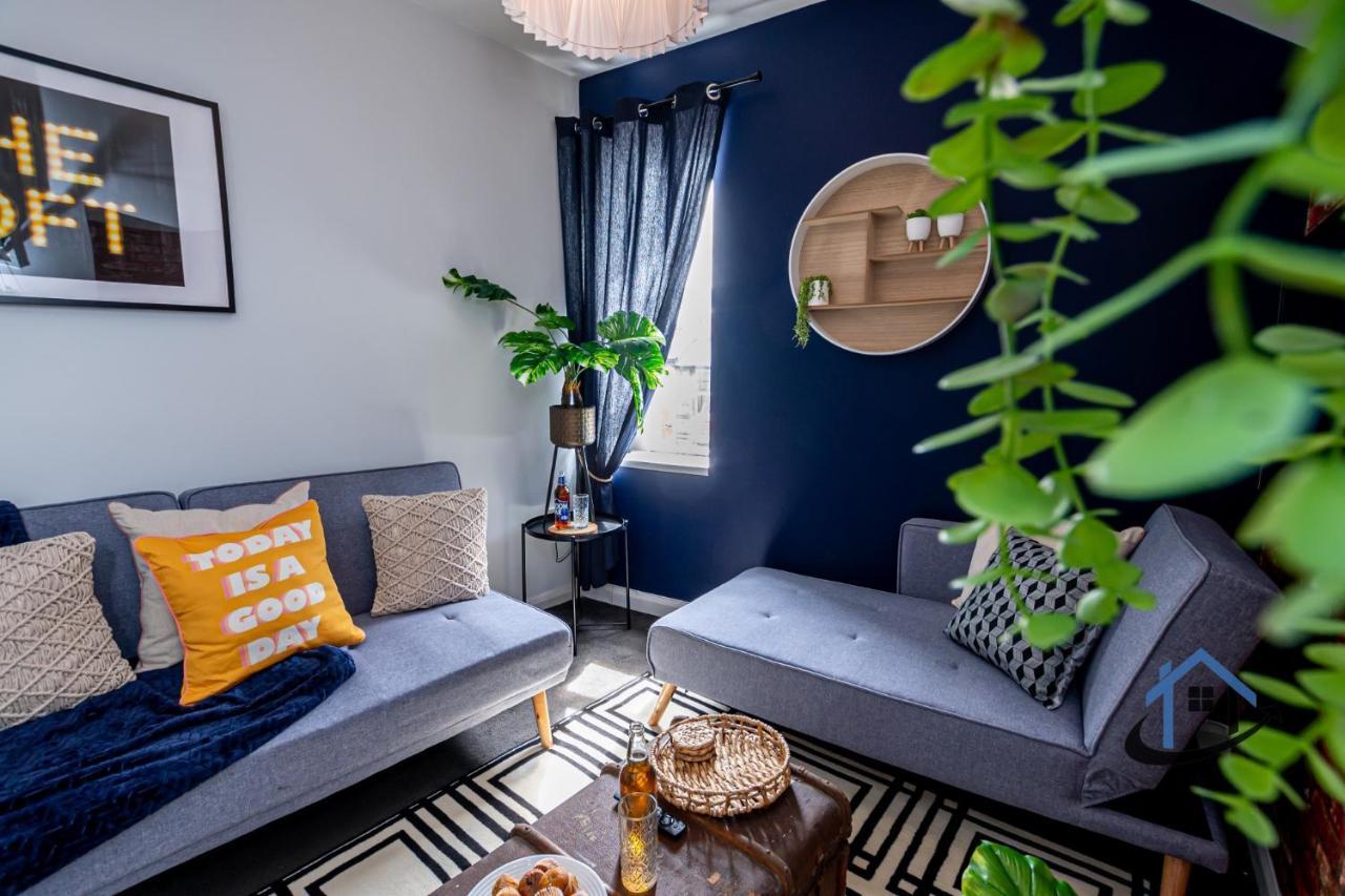 Flat 5, Super King Bed, Free Parking, Workspace, Free Wi-Fi Nottingham Esterno foto